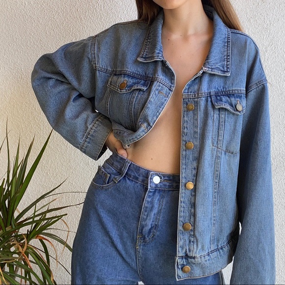 ๐ฟ VIBRANT OVER SIZED DENIM JACKET ๐ฟ - Picture 2 of 4